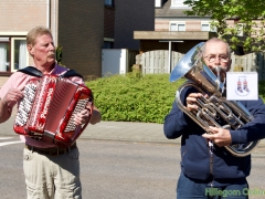 200506-serenade-voor-75-jarige-Aad-van-Schaik-Tonny-113